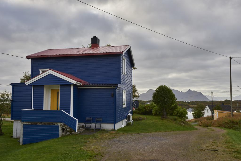 Huset Pa Yttersiden Appartement Straumsnes Buitenkant foto